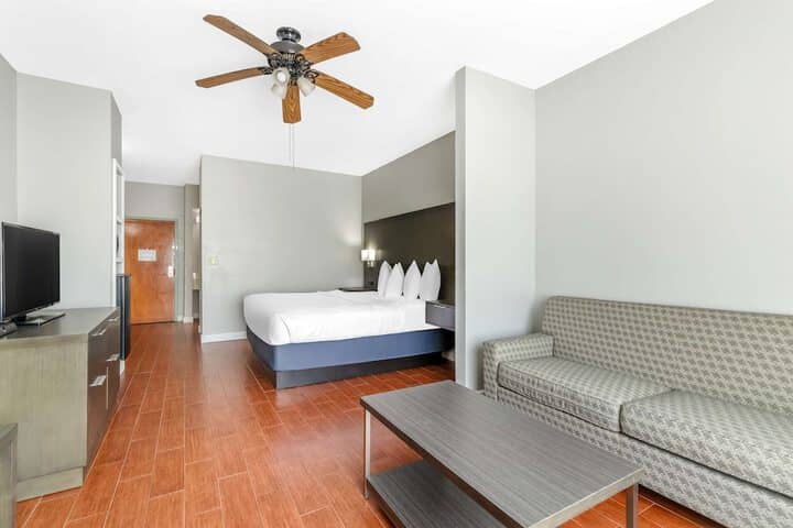 Room 5 of 29