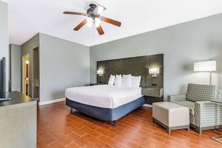 Room 16 of 29