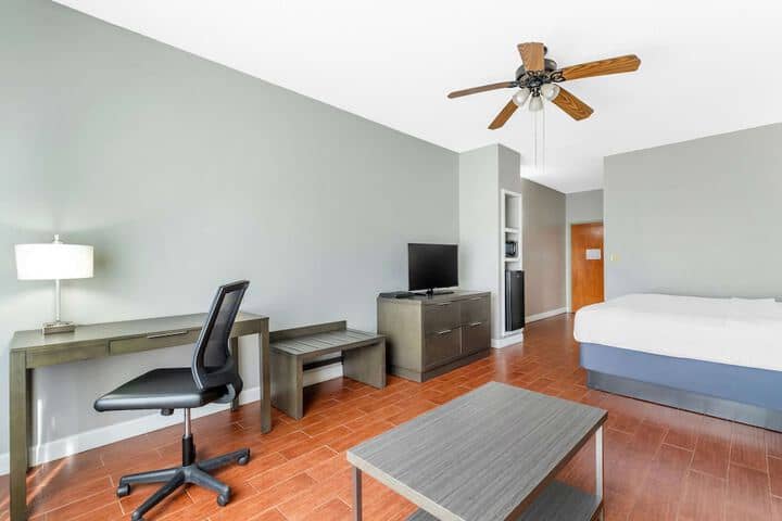 Room 6 of 29