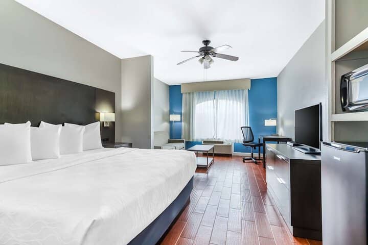 Room 4 of 29