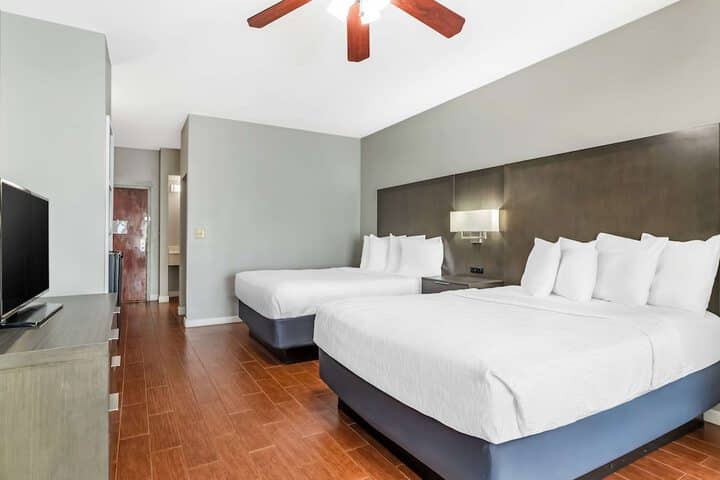 Room 9 of 29